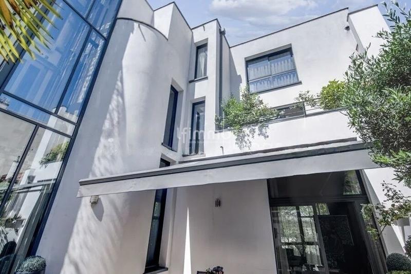 Immeuble - 465 m² - 9 pièces