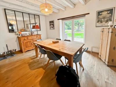 Maison - 198 m² - 6 pièces