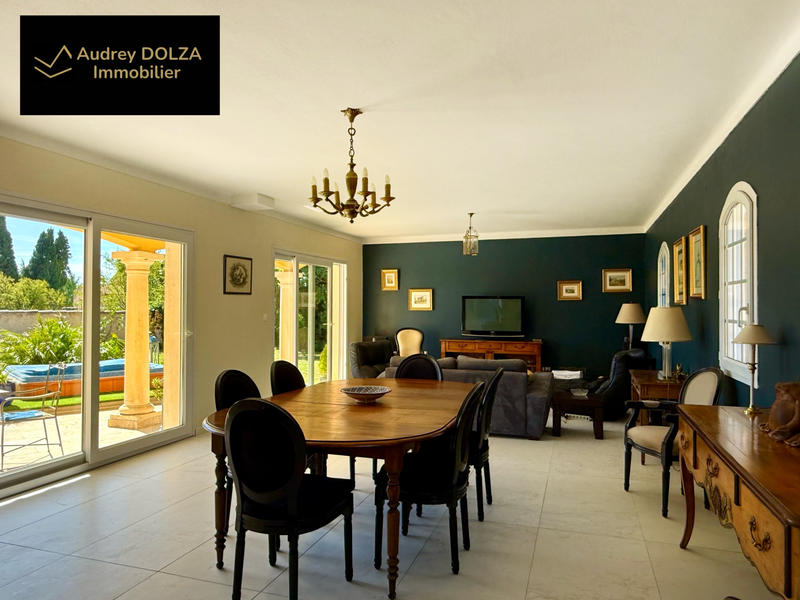 Maison - 186 m² - 8 pièces