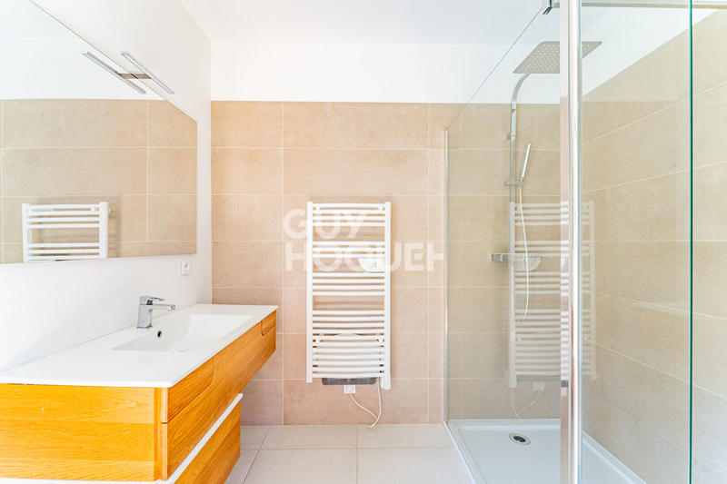 Maison - 276 m² - 8 pièces