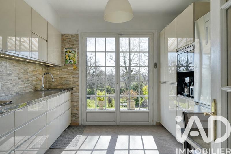 Maison - 200 m² - 8 pièces