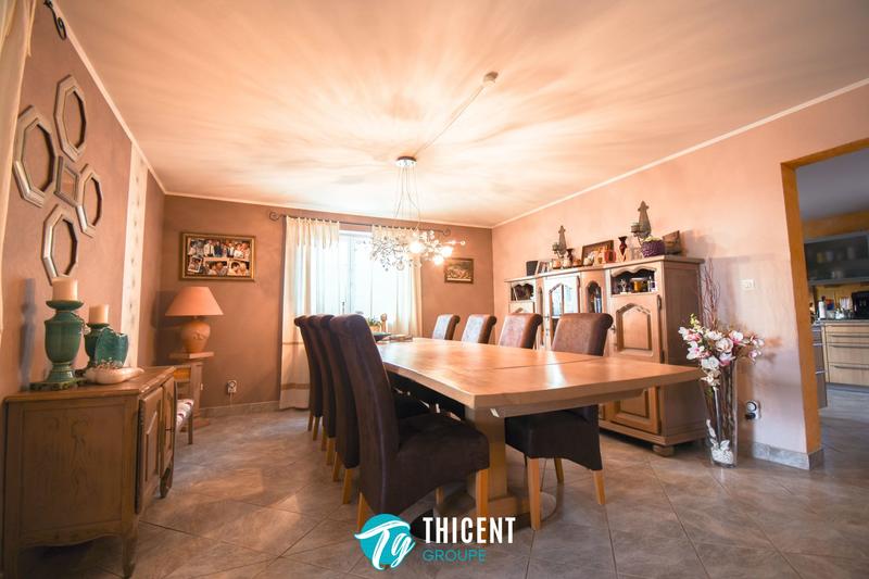 Maison traditionnelle - 215 m² - 8 pièces