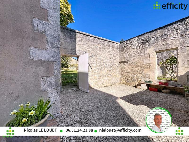 Demeure - 290 m² - 10 pièces