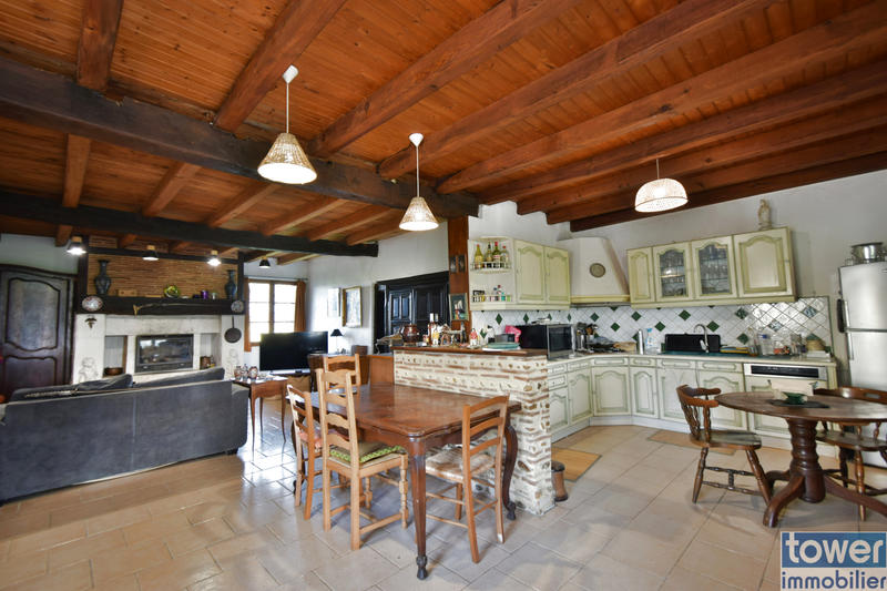 Propriété - 385 m² - 13 pièces