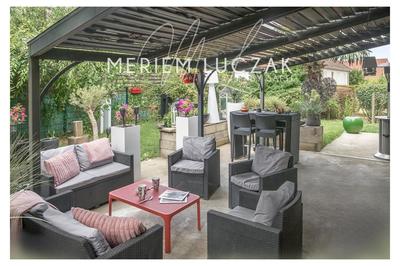 Maison de village - 244 m² - 7 pièces