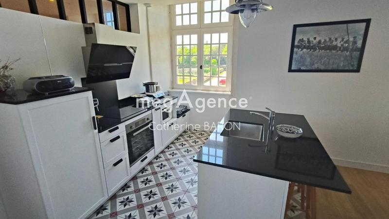 Appartement - 220 m² - 8 pièces