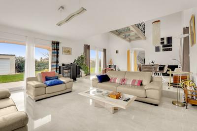 Maison contemporaine - 220 m² - 6 pièces