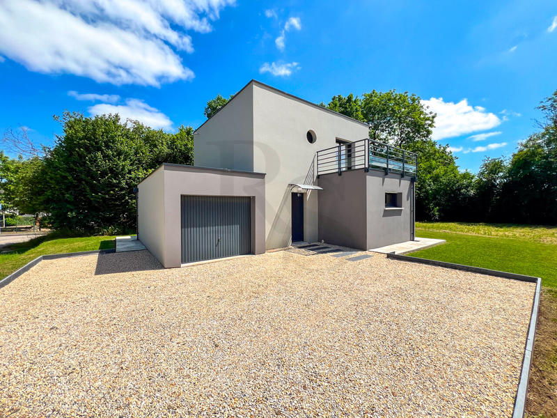 Maison - 85 m² - 3 pièces