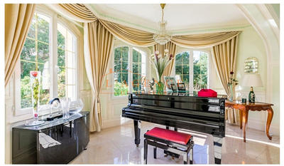 Propriété - 505 m² - 9 pièces