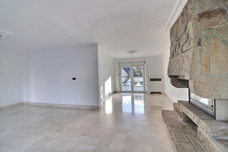 Maison - 220 m² - 8 pièces