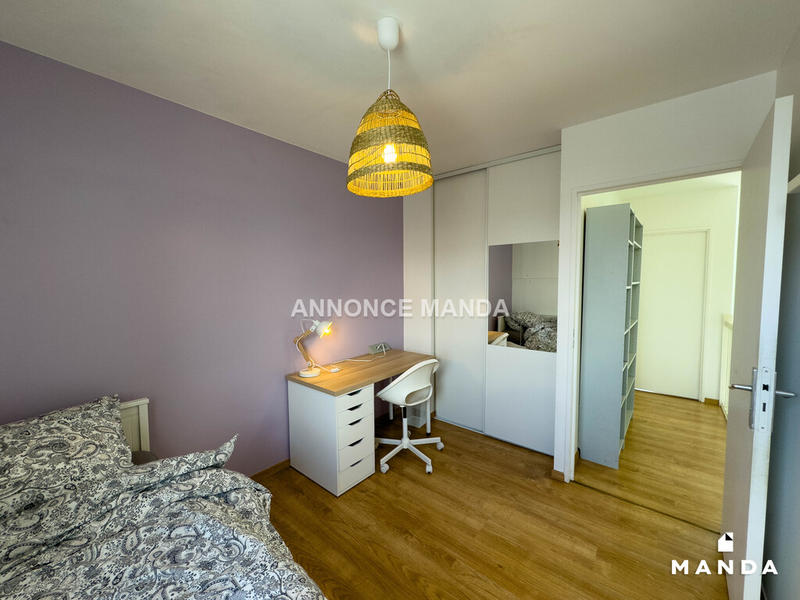 Chambre - 12 m² - 5 pièces