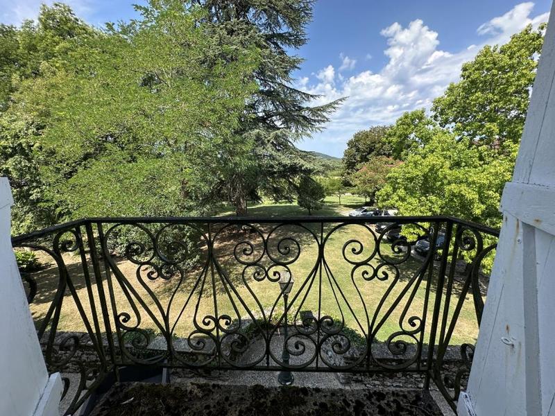 Maison de maîtres - 415 m² - 10 pièces