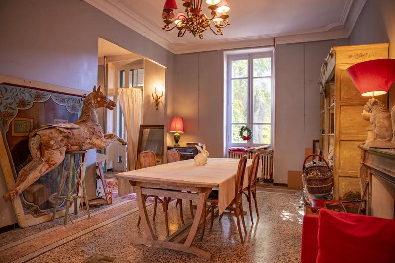 Maison - 325 m² - 13 pièces