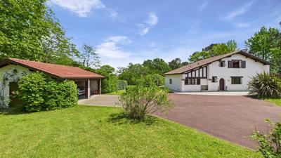 Maison - 176 m² - 7 pièces