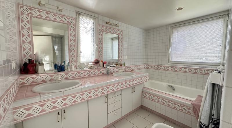 Propriété - 200 m² - 7 pièces