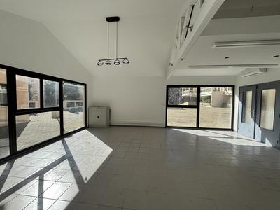 Bureau - 124 m² - 6 pièces