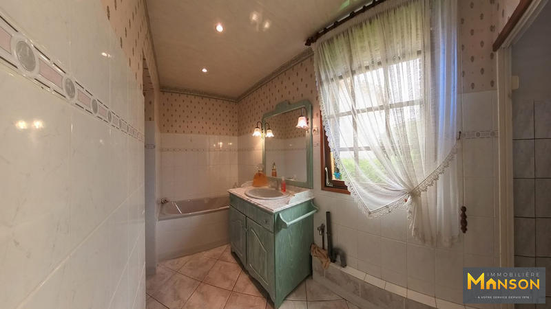 Maison ancienne - 239 m² - 10 pièces