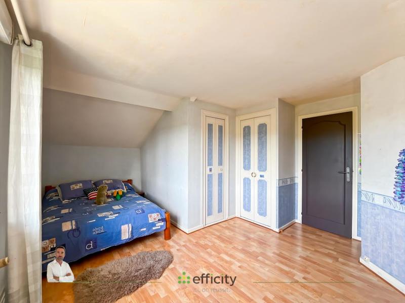 Villa - 206 m² - 9 pièces