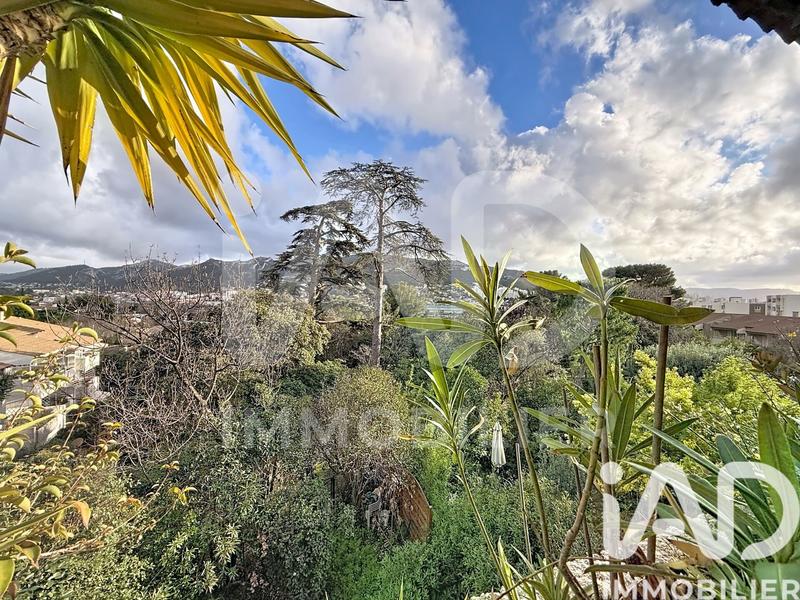 Appartement - 84 m² - 4 pièces