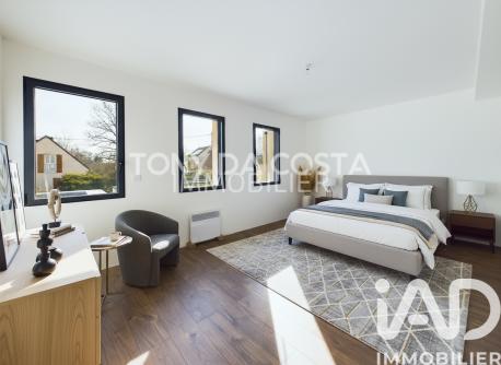 Maison - 218 m² - 8 pièces