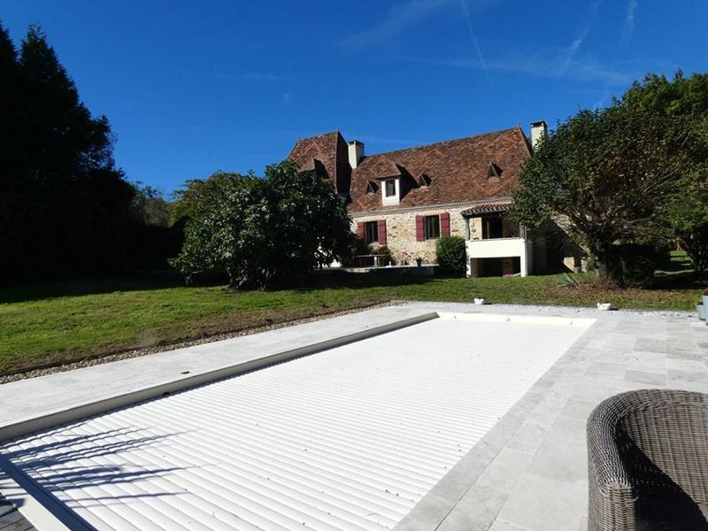 Maison - 260 m² - 6 pièces