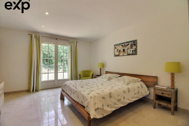 Villa - 196 m² - 7 pièces