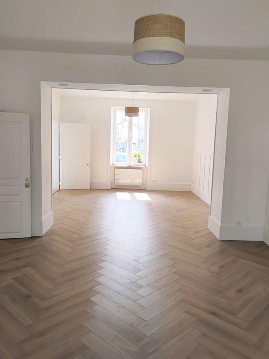 Maison - 220 m² - 8 pièces