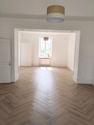 Maison - 220 m² - 8 pièces