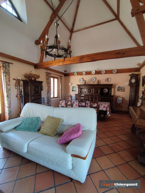 Maison - 188 m² - 7 pièces