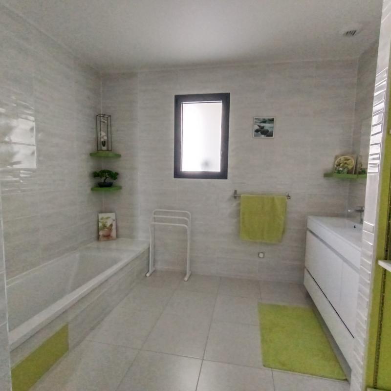 Maison - 131 m² - 8 pièces