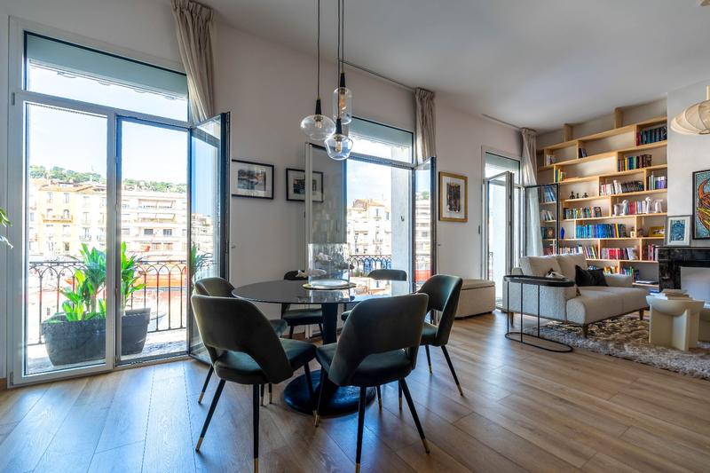 Appartement - 206 m² - 5 pièces