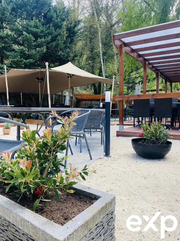 Fonds de commerce - 1 234 m²