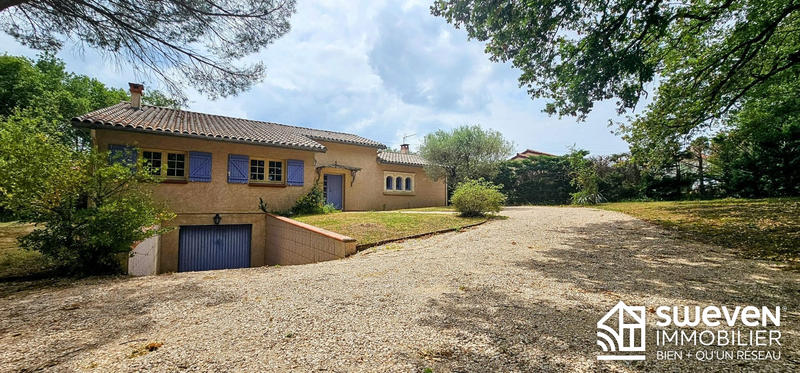 Maison traditionnelle - 202 m² - 7 pièces