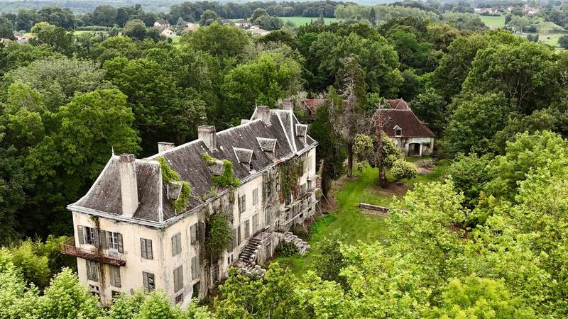 Château - 1 500 m² - 11 pièces