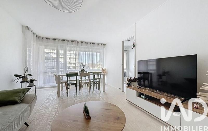 Appartement - 90 m² - 4 pièces