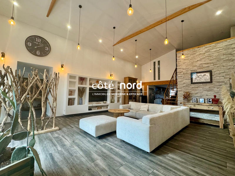 Maison - 270 m² - 5 pièces