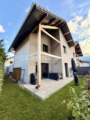 Maison jumelée - 91 m² - 4 pièces