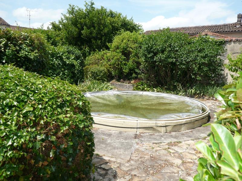 Maison - 261 m² - 12 pièces