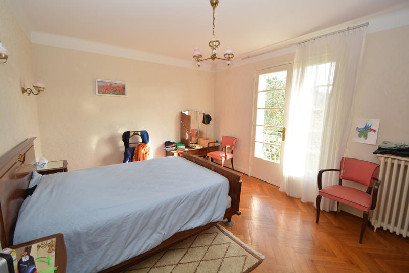 Maison - 214 m² - 8 pièces