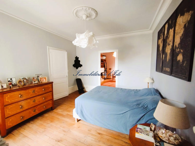 Maison - 265 m² - 12 pièces