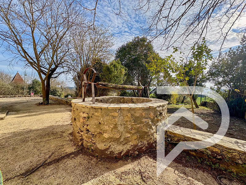 Maison - 260 m² - 7 pièces