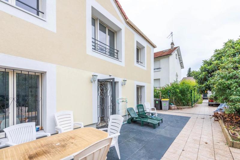 Maison - 145 m² - 6 pièces