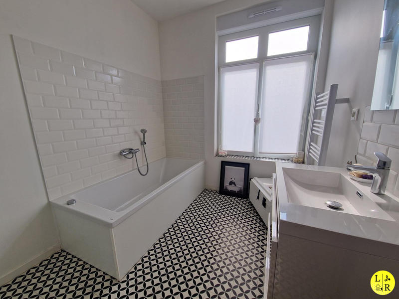 Maison - 180 m² - 6 pièces