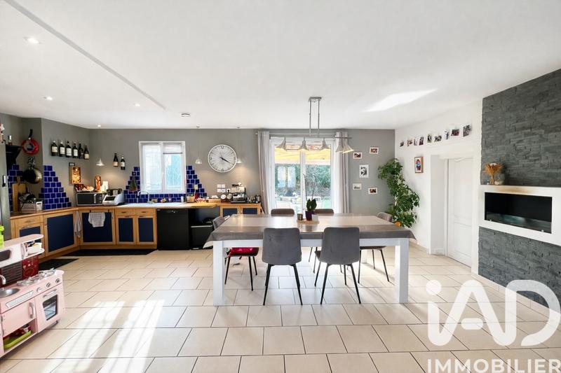 Maison - 99 m² - 5 pièces