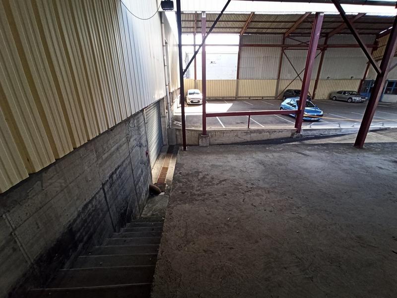 Local commercial - 597 m²