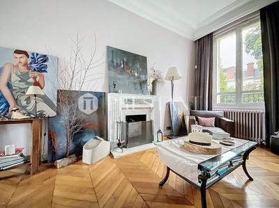 Maison - 300 m² - 9 pièces