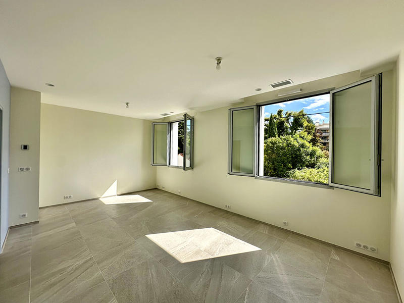 Appartement - 240 m² - 8 pièces