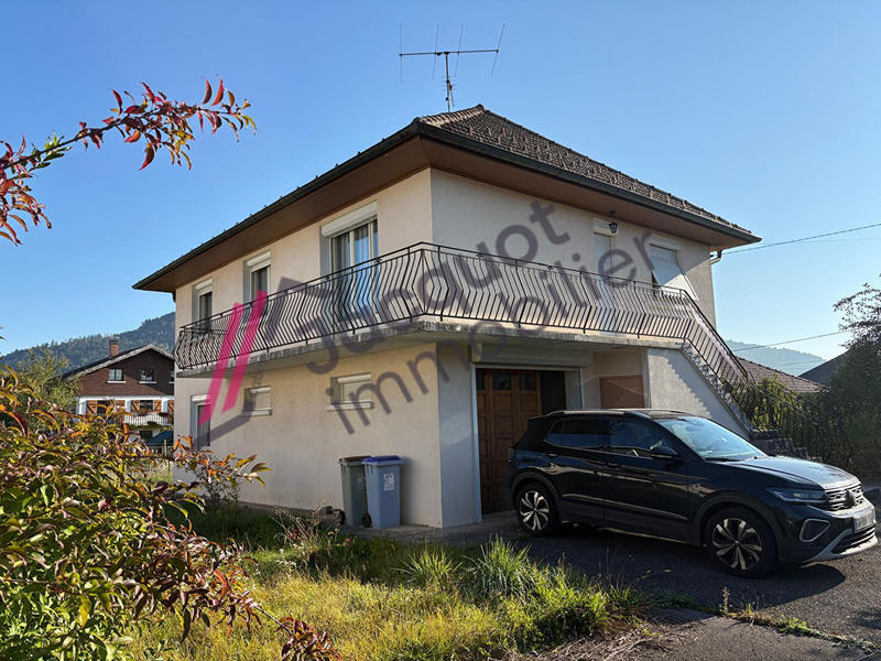 Maison - 102 m² - 6 pièces