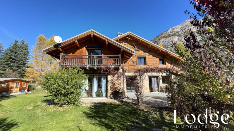 Maison - 320 m² - 8 pièces