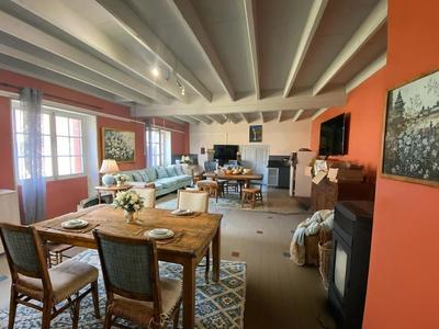 Maison - 200 m² - 4 pièces